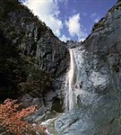 Горы Кымган (водопад)