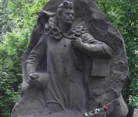 ДУРОВ Владимир Леонидович (надгробный памятник работы И.Д. Шадра)