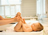 Комплекс упражнений для детей 4 -6 месяцев (Сгибание и разгибание ног)