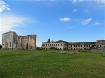 Краснохолмский Николаевский Антониев монастырь (руины)