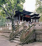 Куньмин (Золотой храм Цзыньсы)