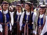 Литовцы (в национальных костюмах)
