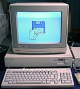 Commodore Amiga1000 (общий вид)