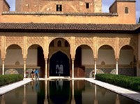 Альгамбра (вид на башню Комарес)