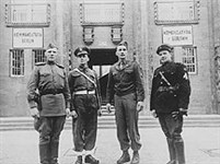 Вторая мировая война (у комендатуры Берлина)