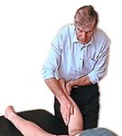 Выжимание основанием Ладони и бугром большого пальца на икроножной мышце