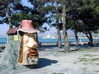 Геленджик (шутливый памятник)