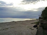 Гудаута (вечерний пляж)