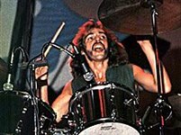 Йес (Алан Уайт)