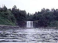 Курильские острова (Водопад Птичий)