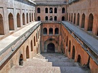 Лакхнау (Бара Имамбара, лестница)