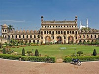 Лакхнау (Бара Имамбара, первые ворота)