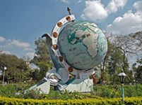 Лакхнау (скульптура «Глобус»)