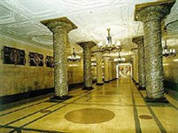 Метрополитен (станция «Автово»)