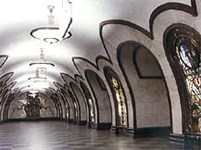 Метрополитен (станция «Новослободская»)
