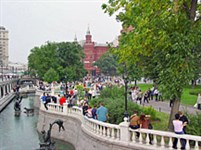 Москва (Манежная площадь. Скульптуры)