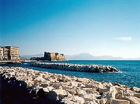 Неаполь (замок яйца)