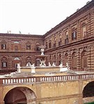 Питти (Амманати. Палаццо Питти, внутренний дворик)