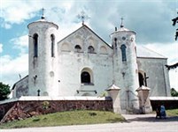 Поставы (Камайский костел, центральный фасад)