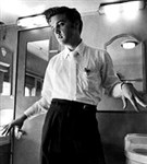 Пресли Элвис (в ванной)