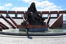 Федеральное военное мемориальное кладбище (монумент «Скорбь»)