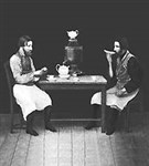 Федоскинская миниатюра («Чаепитие»)