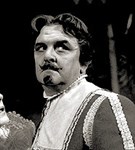 Яковлев Юрий Васильевич (в роли виконта Болинброкка)