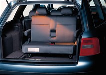 Audi A6 Avante дополнительные сиденья в грузовом отделении