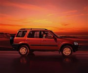 Honda CR-V вид сбоку в движении