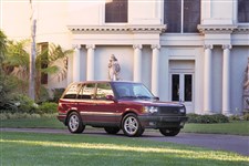 Land Rover Range Rover вид спереди сбоку 1