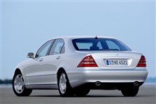 MERCEDES-benz S-class вид сзади