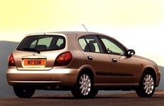 Nissan Almera SVE (вид сзади)