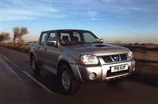 Nissan Patrol Navara (в движении)