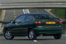 Renault Megane купе вид сзади сбоку