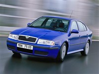 Skoda Octavia (вид спереди)
