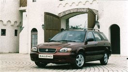 Suzuki Baleno вид спереди сбоку 1