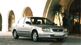Suzuki Baleno вид спереди сбоку 2