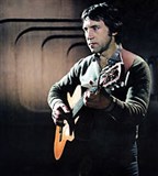 Высоцкий Владимир Семенович (с гитарой)