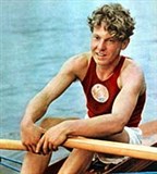 Тюкалов Юрий Сергеевич (в лодке)