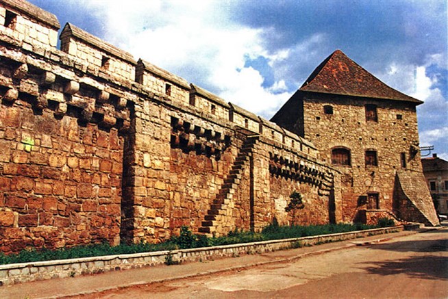 Стена 17. Cluj Napoca городская стена. Молдавский средневековый город. Cluj-Napoca Tailors' Bastion.