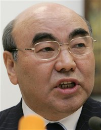 Акаев Аскар (2000-е годы)