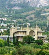 Алупка (вид на Воронцовский дворец)