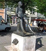 Арнштадт (памятник И. С. Баху)