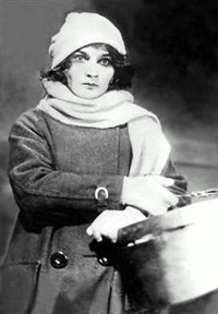 БАРНЕТ Борис Васильевич ("Девушка с коробкой")