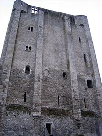 БОЖАНСИ (донжон)