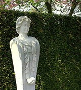 Бюст (бюст в парке)