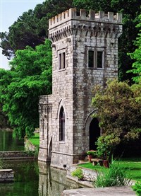 ВИАРЕДЖО (замок в Торре-дель-Лаго)