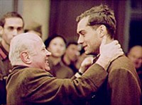 ВРАГ У ВОРОТ (кадр из фильма 3)