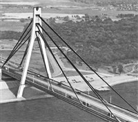 Вантовый мост (через Днепр в Киеве)