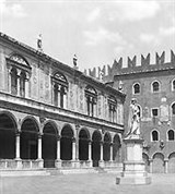 Верона (Пьяцца деи Синьории)